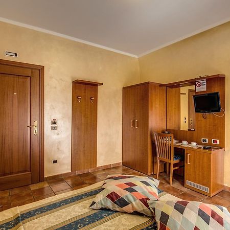 Hotel Maryelen 2 Rom Exterior foto